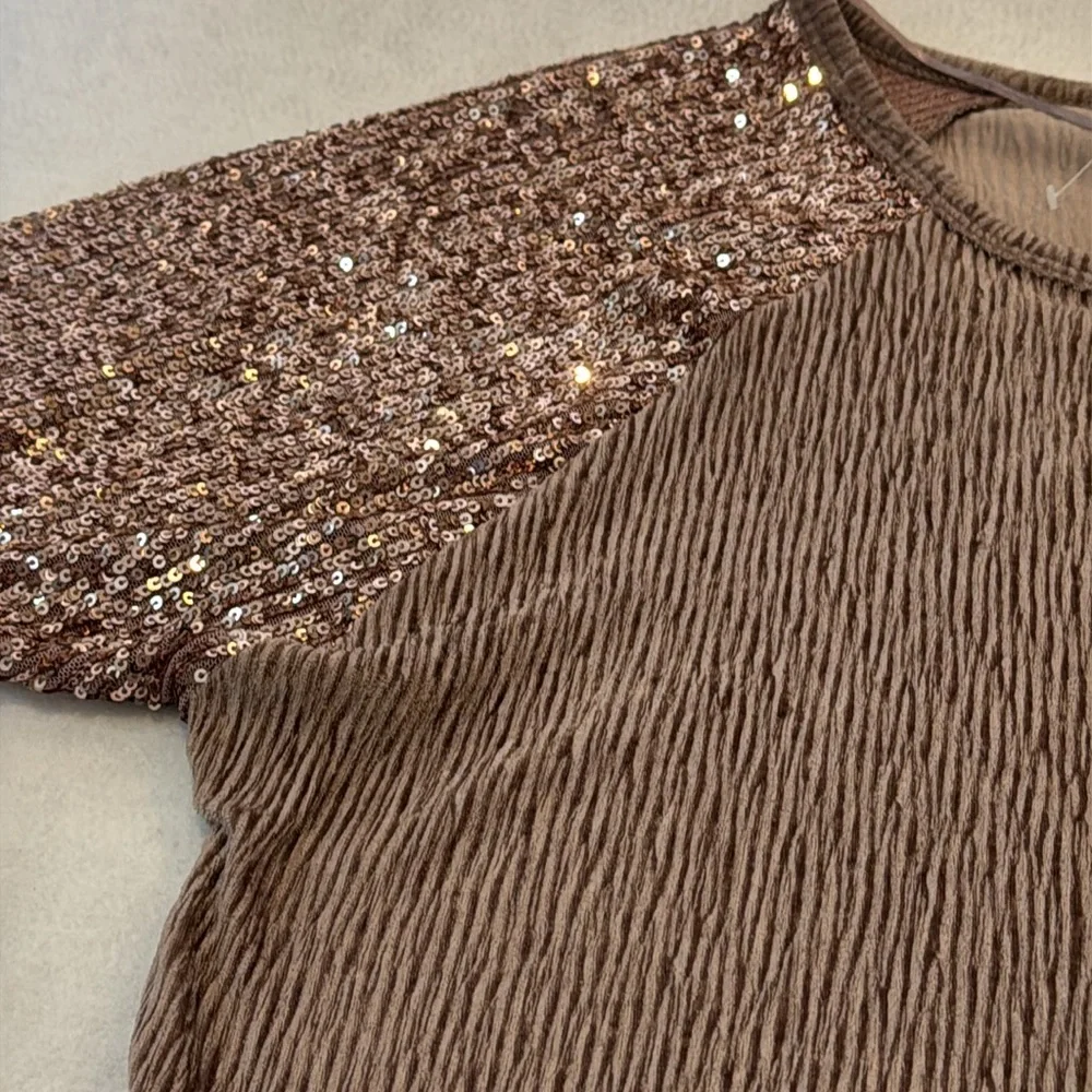 Cable & Gauge Rose Gold Sequin Short Sleeve Top Women's Small NWOT - Picture 7 of 8